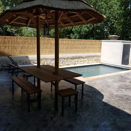 펜션 Mas Les Saules Le Cailar